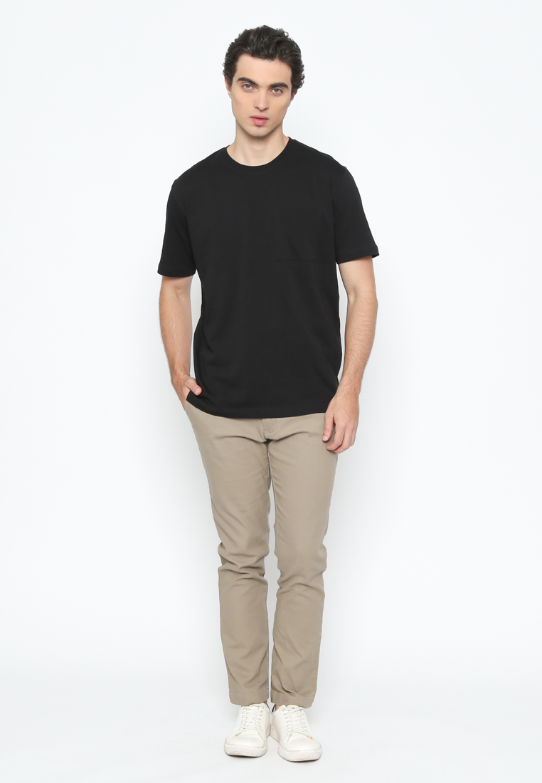 Men's Black Plain T-Shirt With Pocket